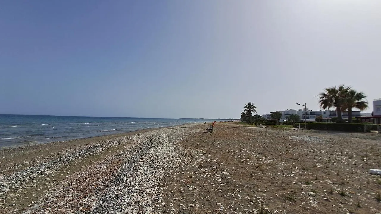 Yialos Cozy Beach House Apartment Larnaca