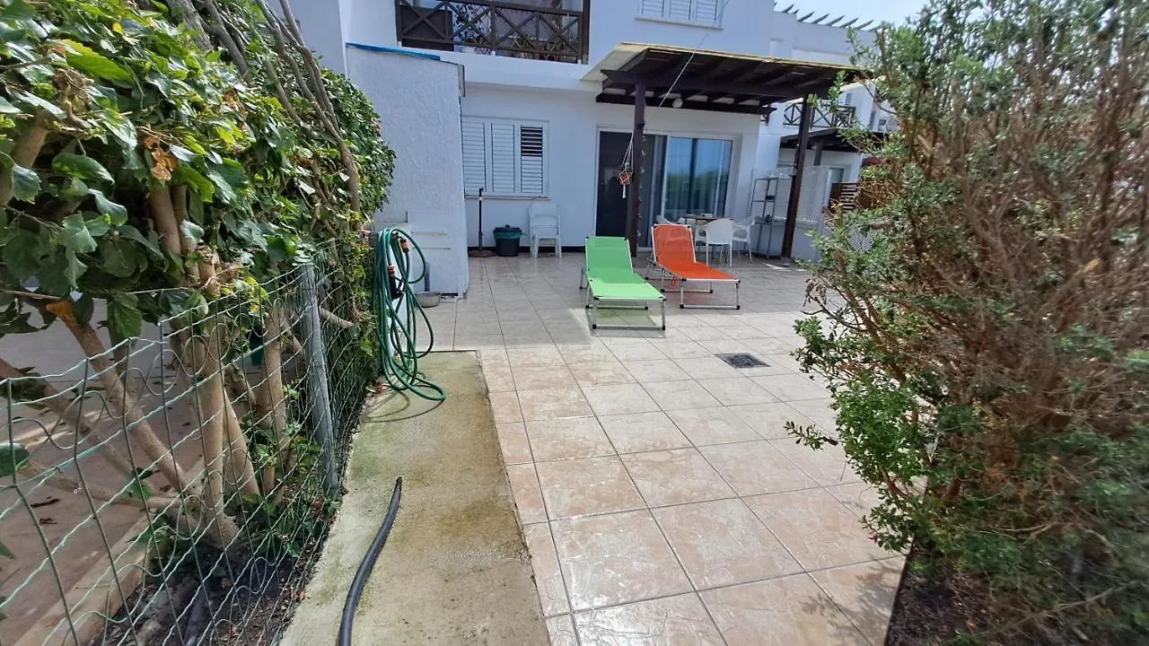 Ferienwohnung Yialos Cozy Beach House Larnaka