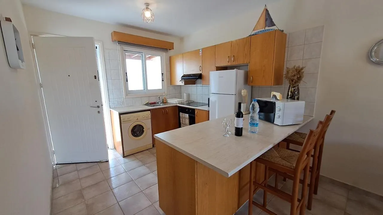 Ferienwohnung Yialos Cozy Beach House Larnaka Apartment